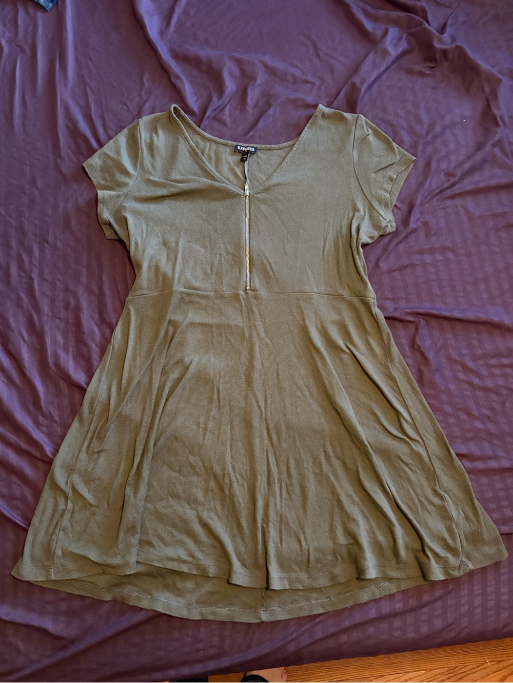 Express olive green zip up vneck dress 90s style Large L